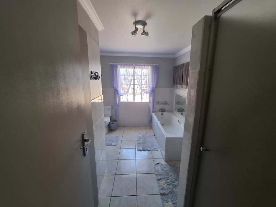 4 Bedroom Property for Sale in Karos Northern Cape